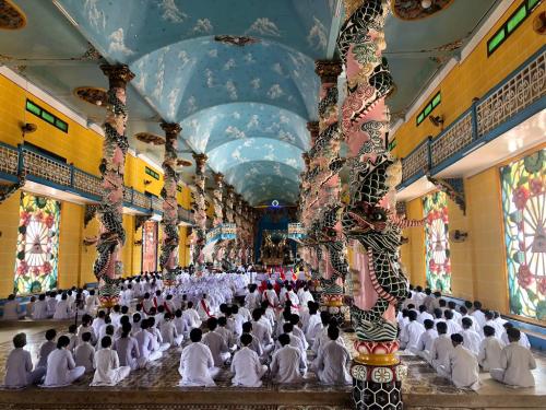 Prayers Session Cao Dai Temple